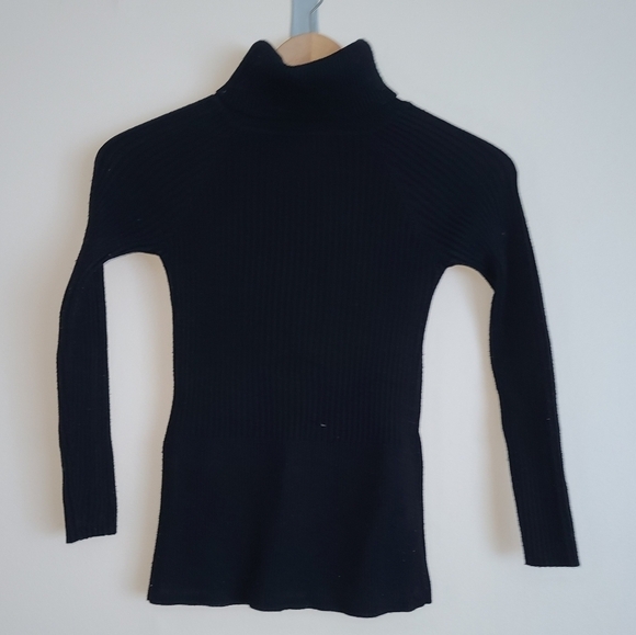 Yuna ribbed Turtleneck size small black. - Picture 4 of 9